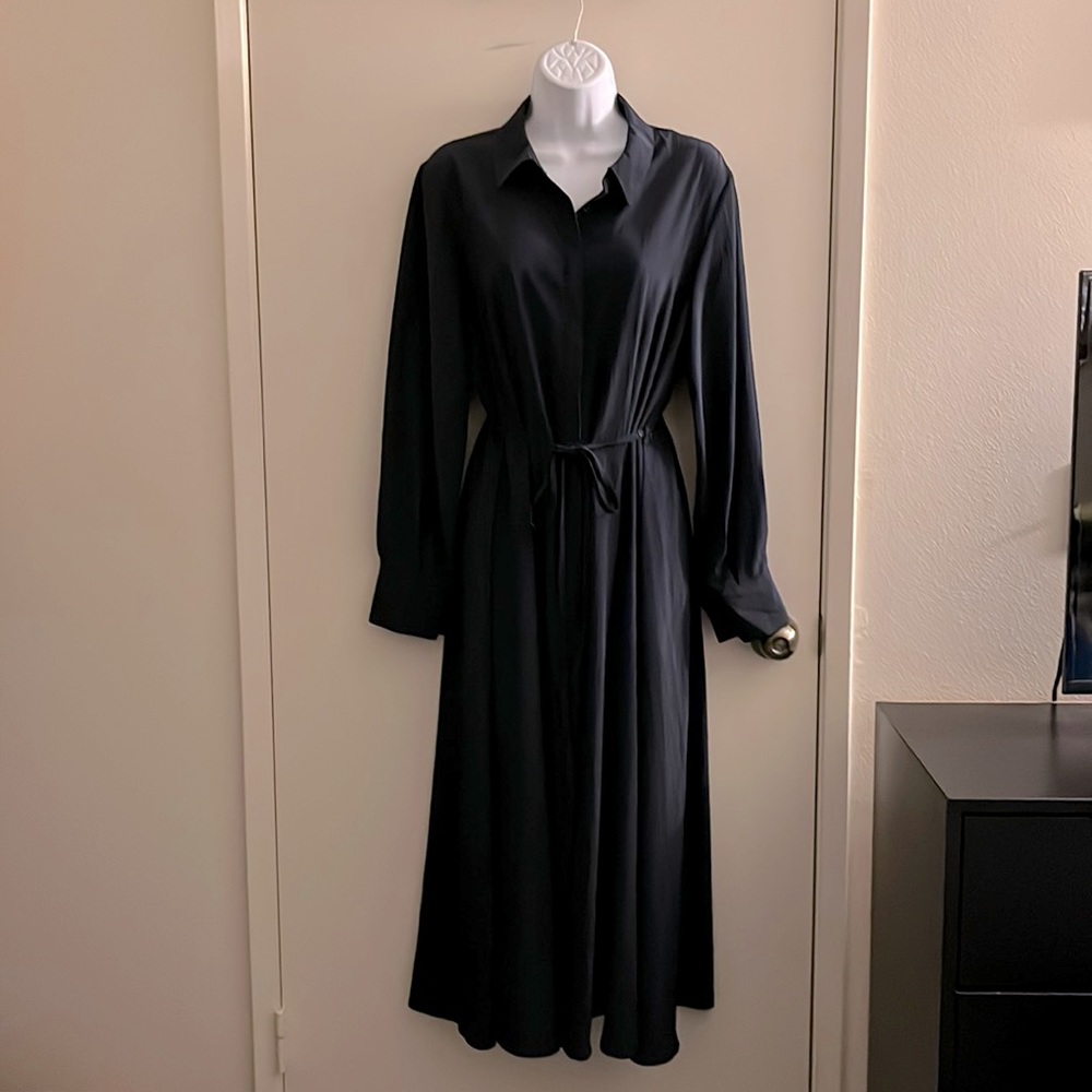 Navy blue long sleeve midi dress